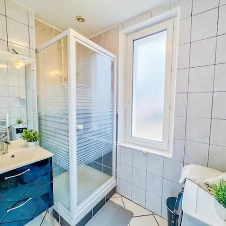 Joli T3 Avec Parking Prive Apartmán